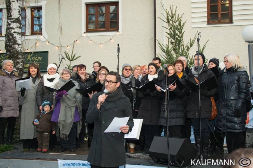 Sparkassenadvent und Singen im Altenwohnheim